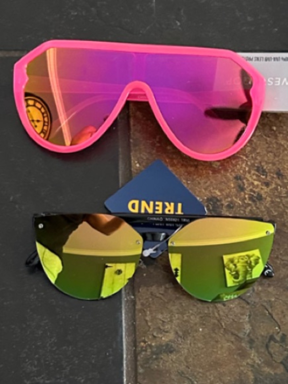 100% UV Awesome Mirrored lenses Sunglasses Mirrored - Hot Pink 80’s 90’s
